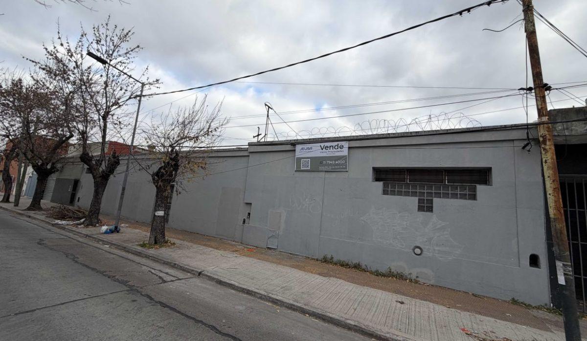 Excelente Propiedad. Lote de 885 m2. Para reciclar Clinica/Geriatrico. Ideal Inversor.