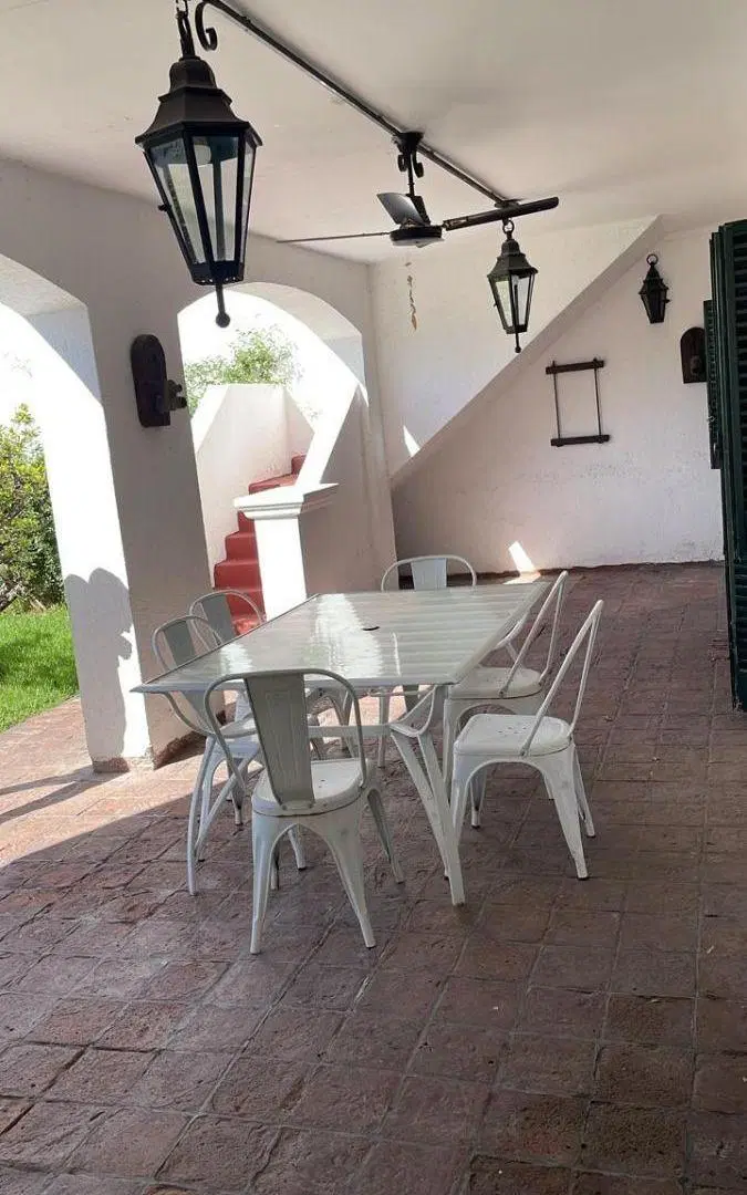 [ BARRIO BOMBAL ] Impecable Casa Colonial Reciclada con Gran Jardín 3