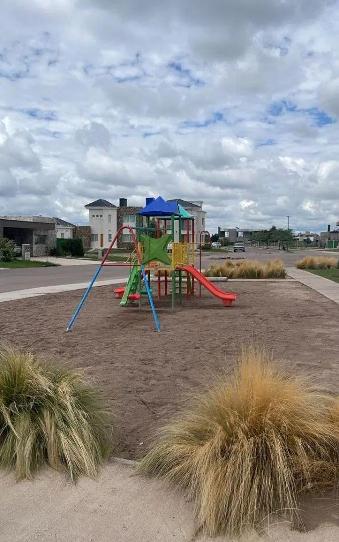 [ OPORTUNIDAD ] Excelente Lote de 365m² en Las Retamas | Manzana Central 4