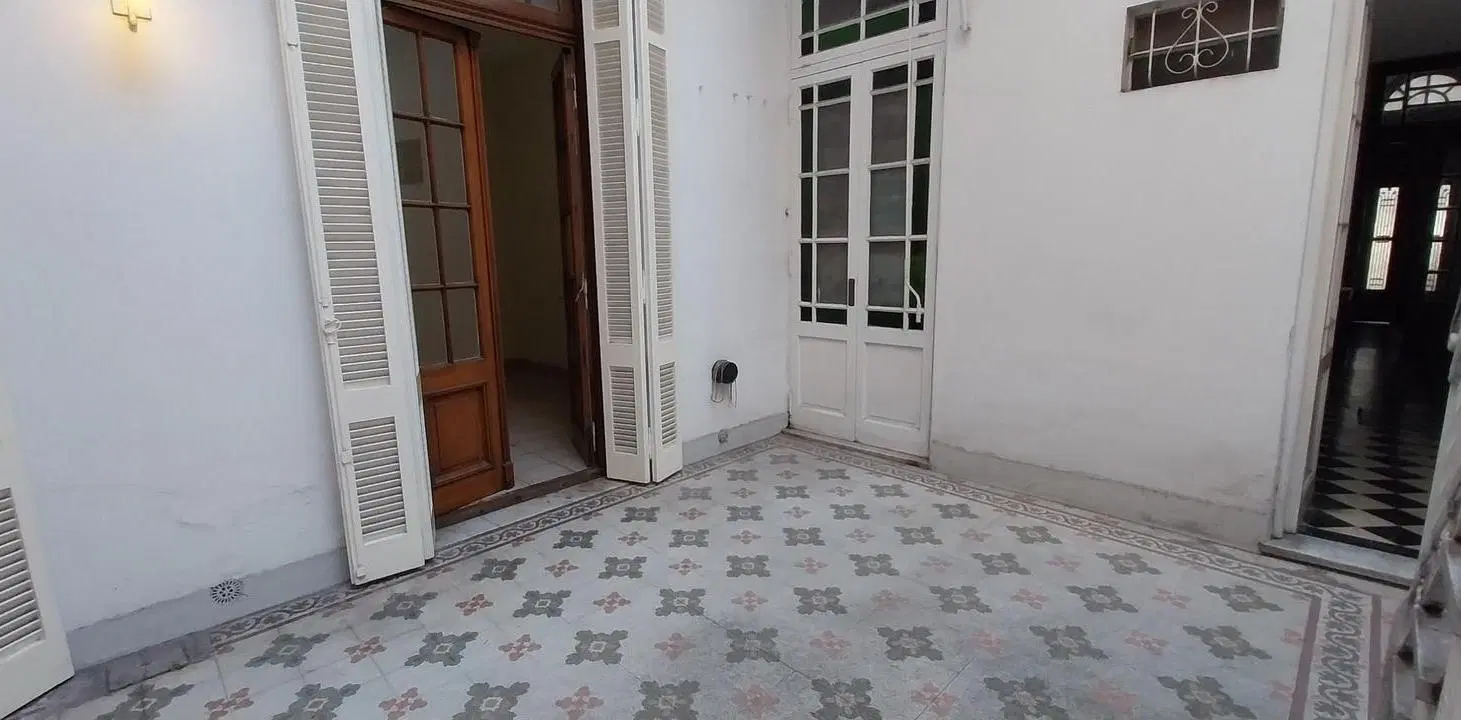 Departamento PH de 2 ambientes, pb con patio. Sin expensas. 3