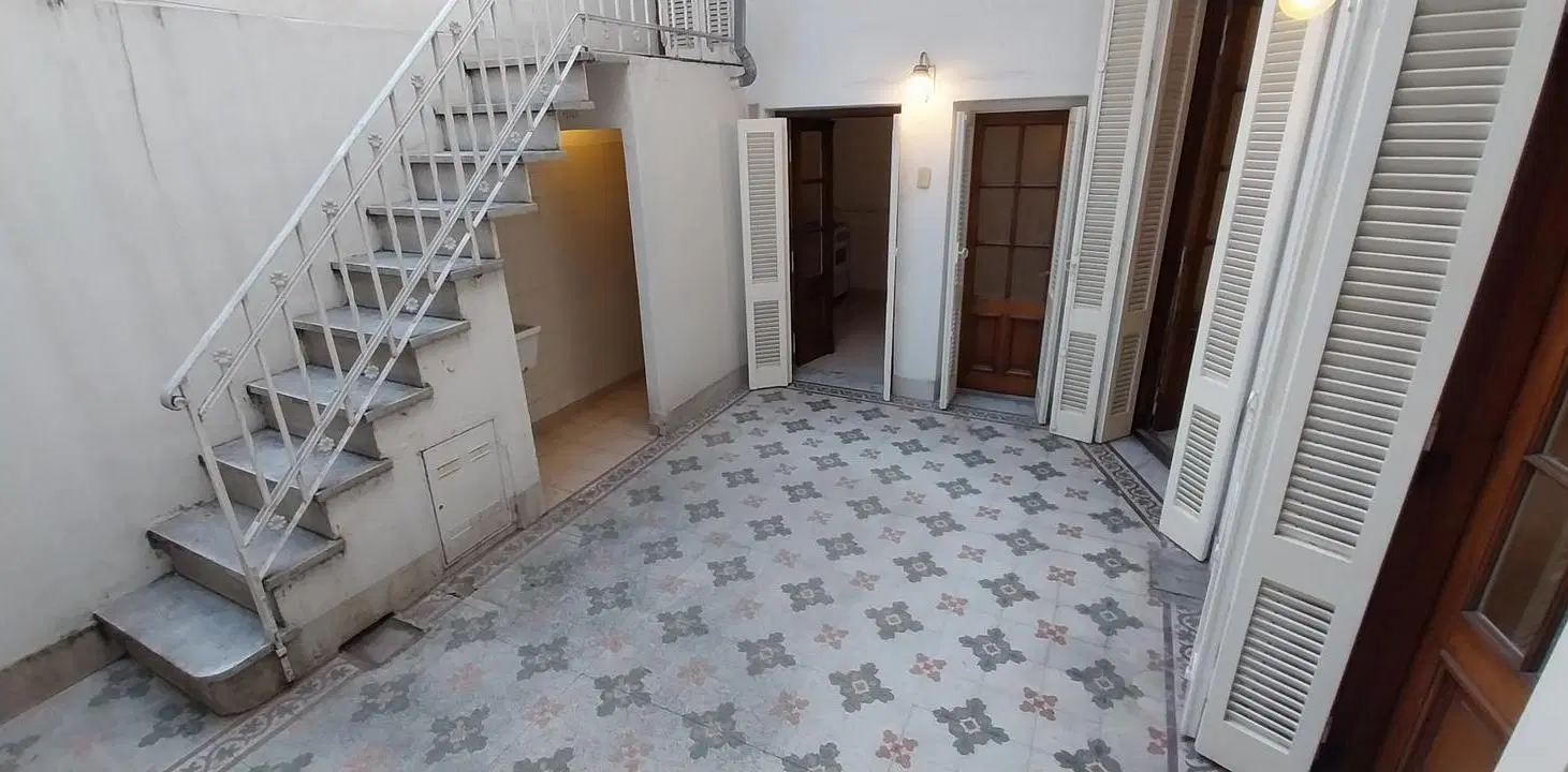 Departamento PH de 2 ambientes, pb con patio. Sin expensas. 2