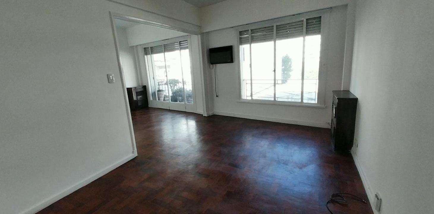 Foto de Departamento 4 Ambientes al frente con balcón., imagen 2