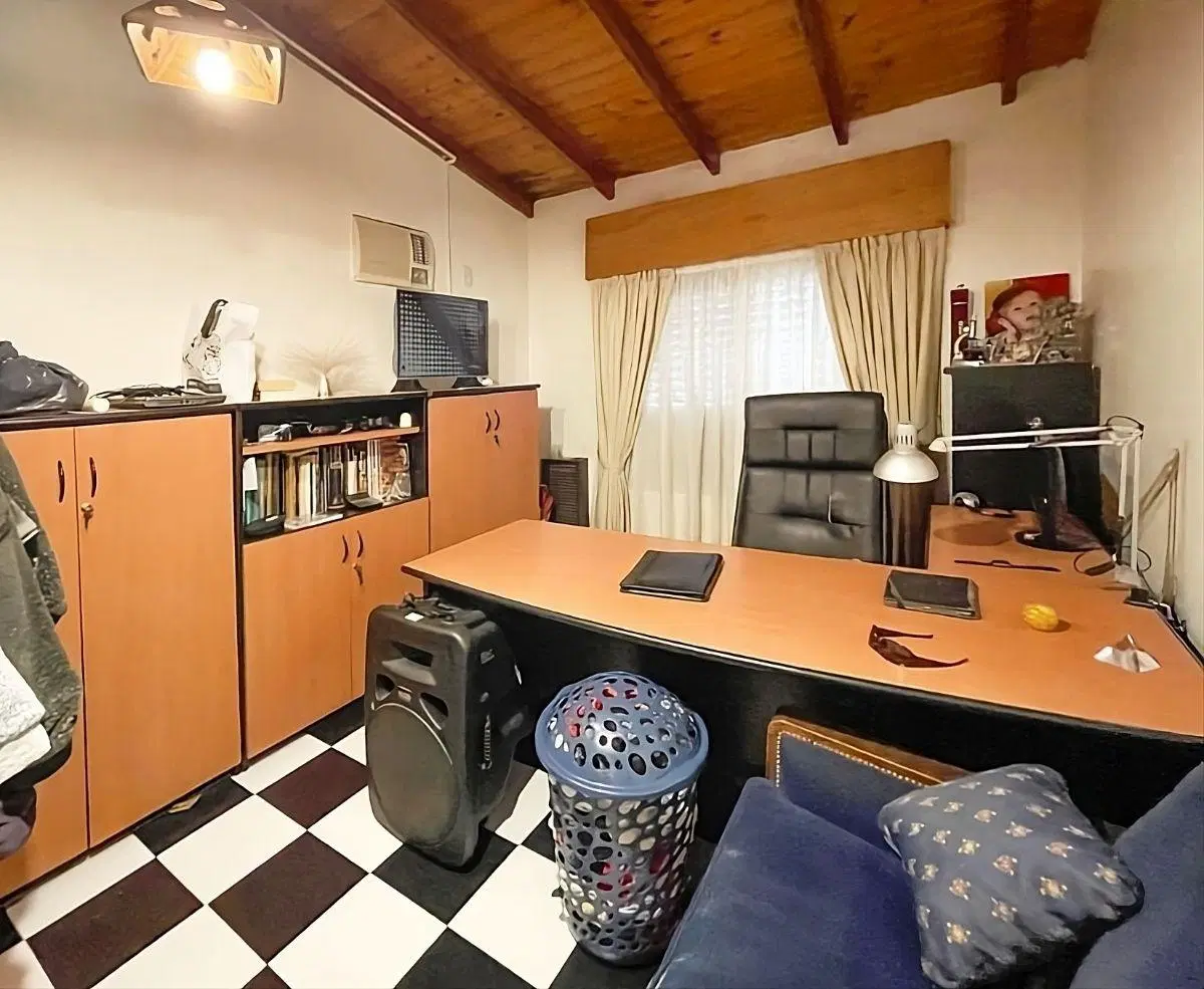 Casa con piscina y 3 dormitorios en venta en Granadero Baigorria, total o fraccionada 3