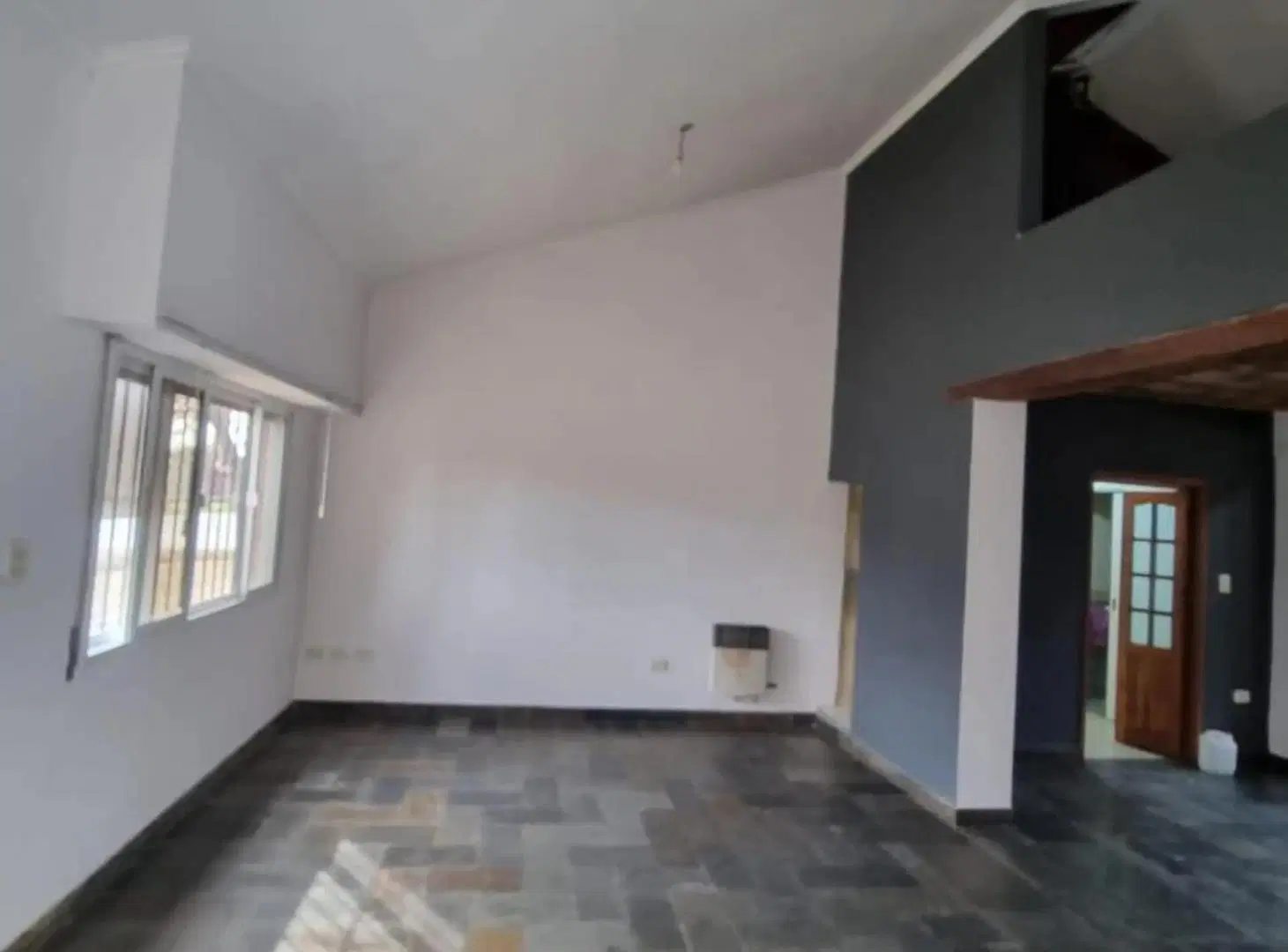 CASA en esquina en excelente zona de Nvo Alberdi 1
