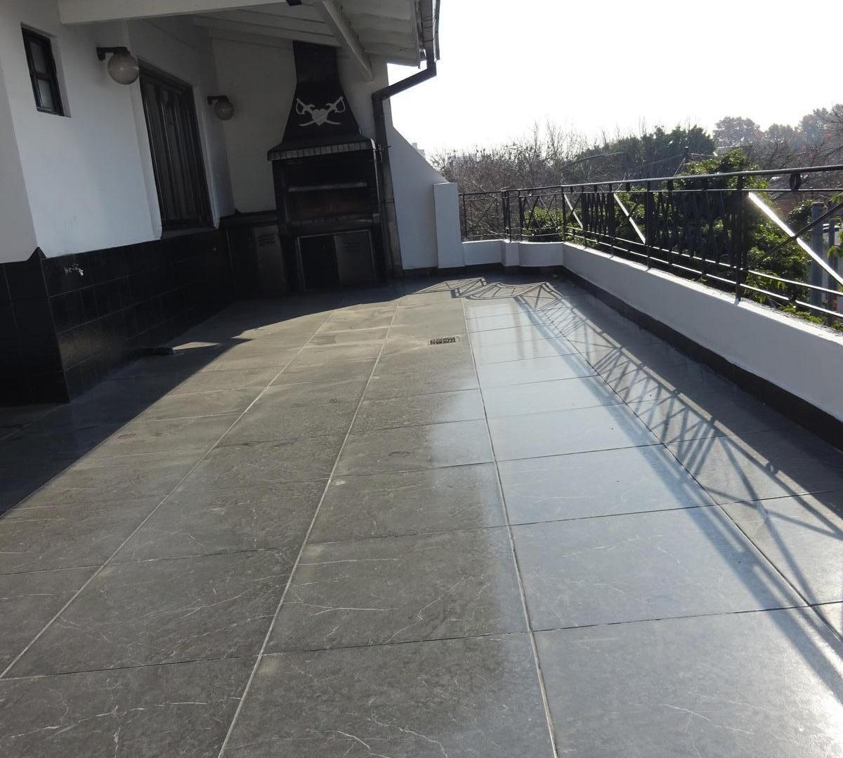 Departamento de 4 ambientes en Mataderos a nuevo con Terraza