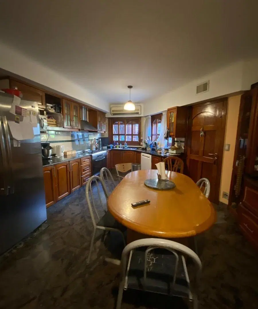 Casa a la venta en Lomas Del Mirador 7 ambientes- Ideal Familia Numerosa 3