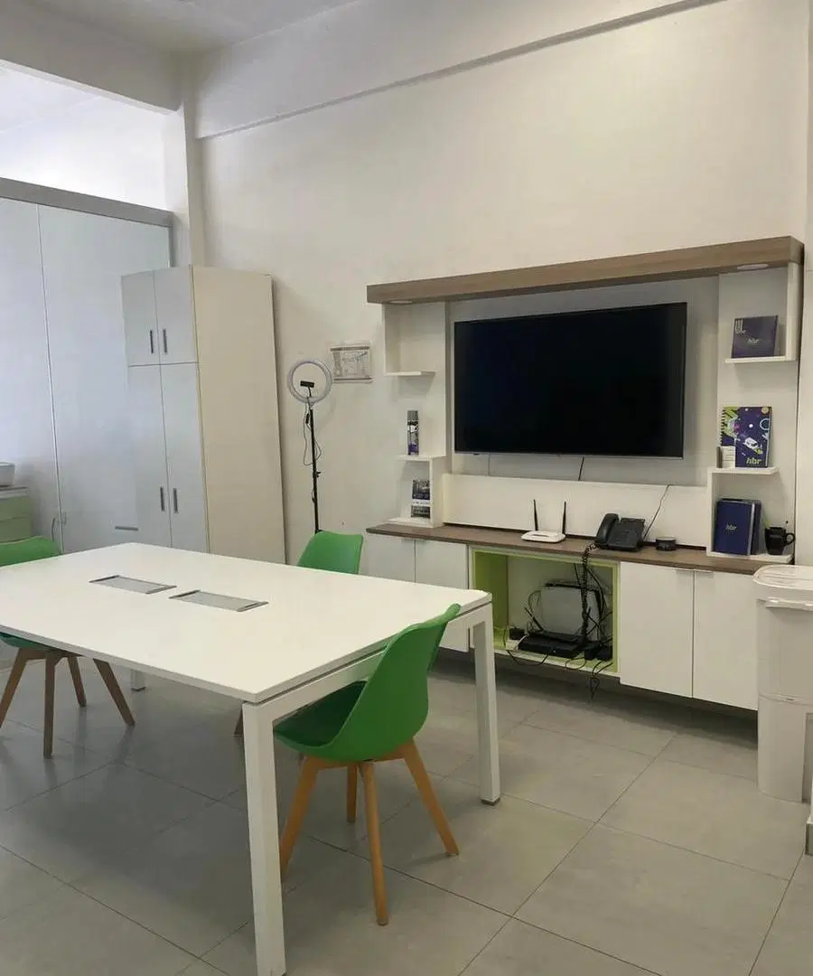Local oficina en venta de 120mts en Haedo 3