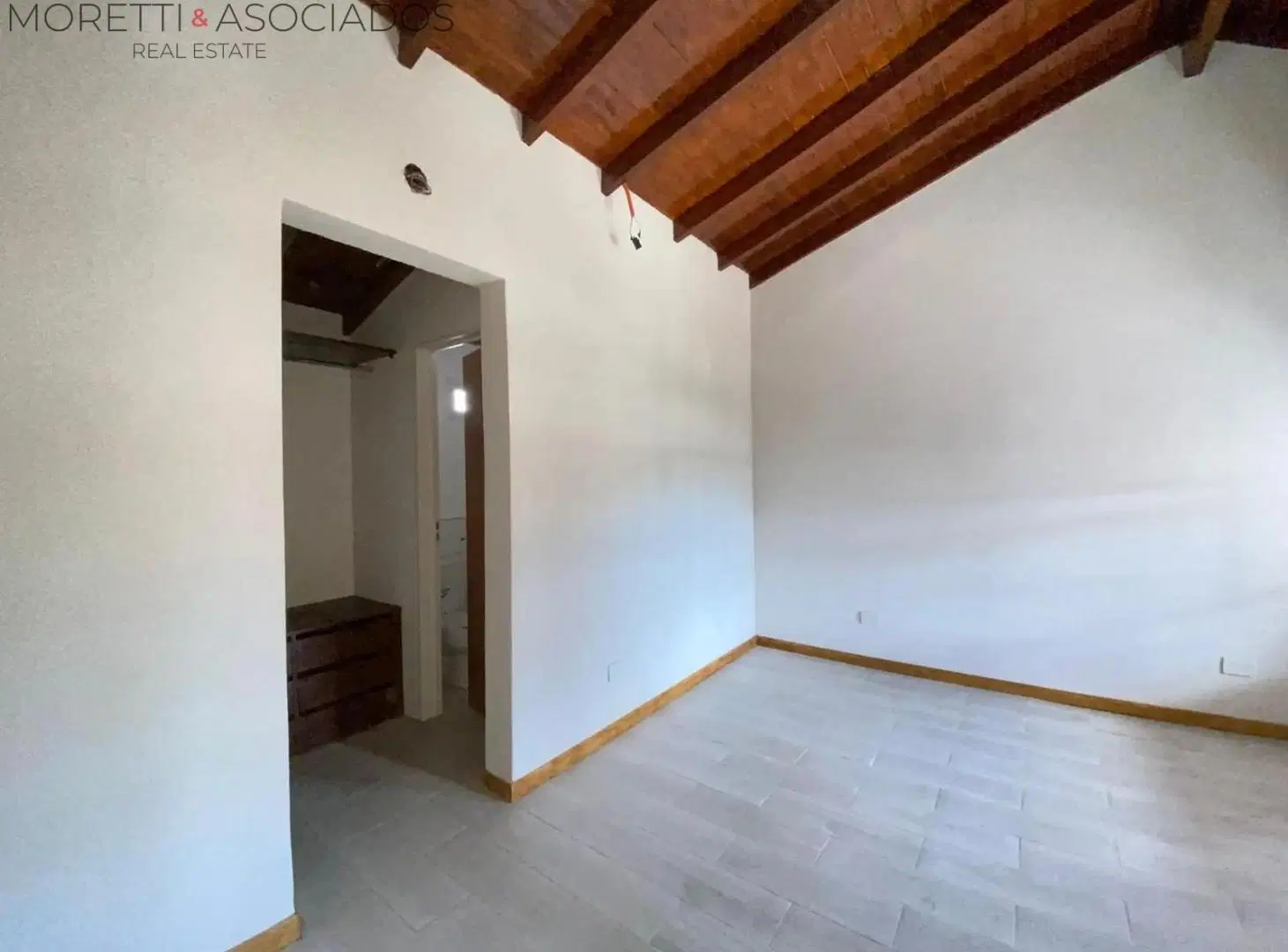 Casa de 5 ambientes en Morón con garage y Terraza 3