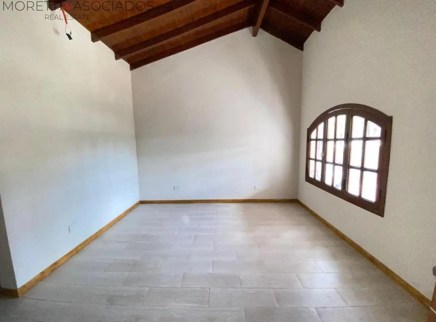 Casa de 5 ambientes en Morón con garage y Terraza 5