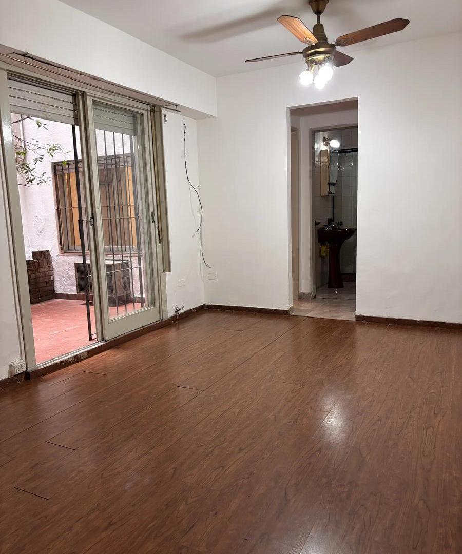Departamento en Venta de 2 ambientes en Moron con Patio y apto profesional