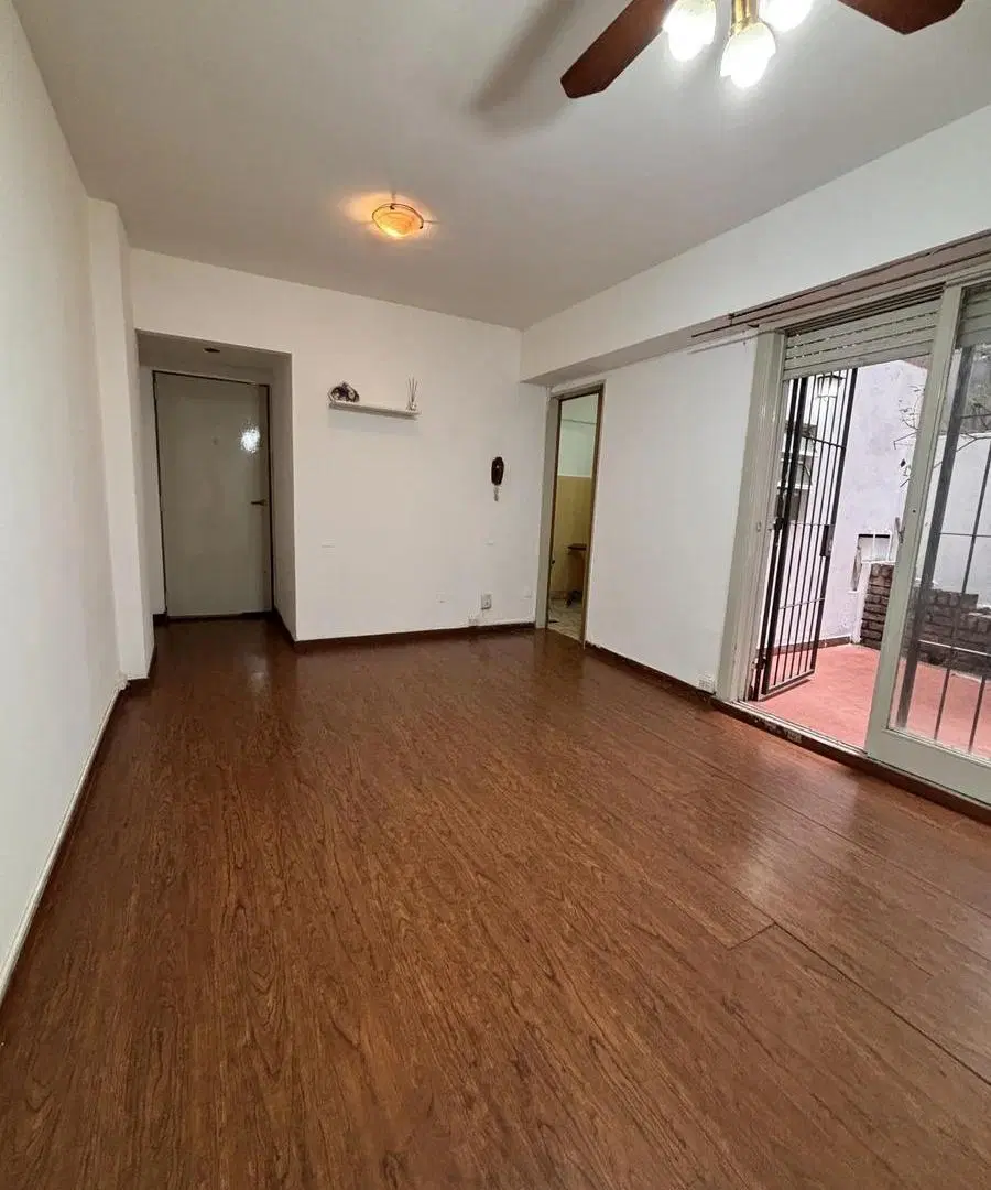 Departamento en Venta de 2 ambientes en Moron con Patio y apto profesional 1