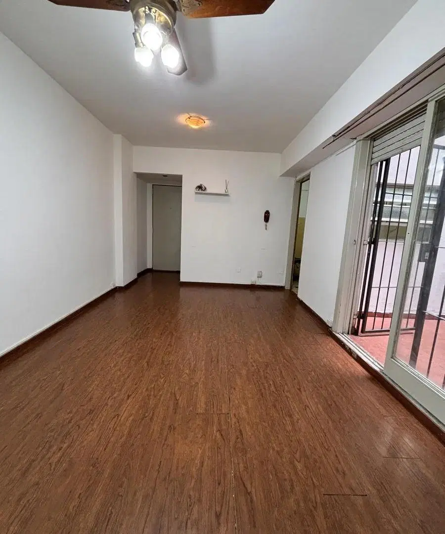 Departamento en Venta de 2 ambientes en Moron con Patio y apto profesional 2