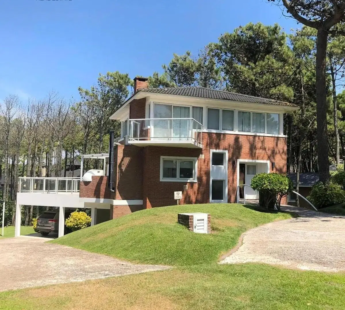 Casa en Venta de 8 ambientes en Pinamar Norte a 200 Mts Del Mar 4