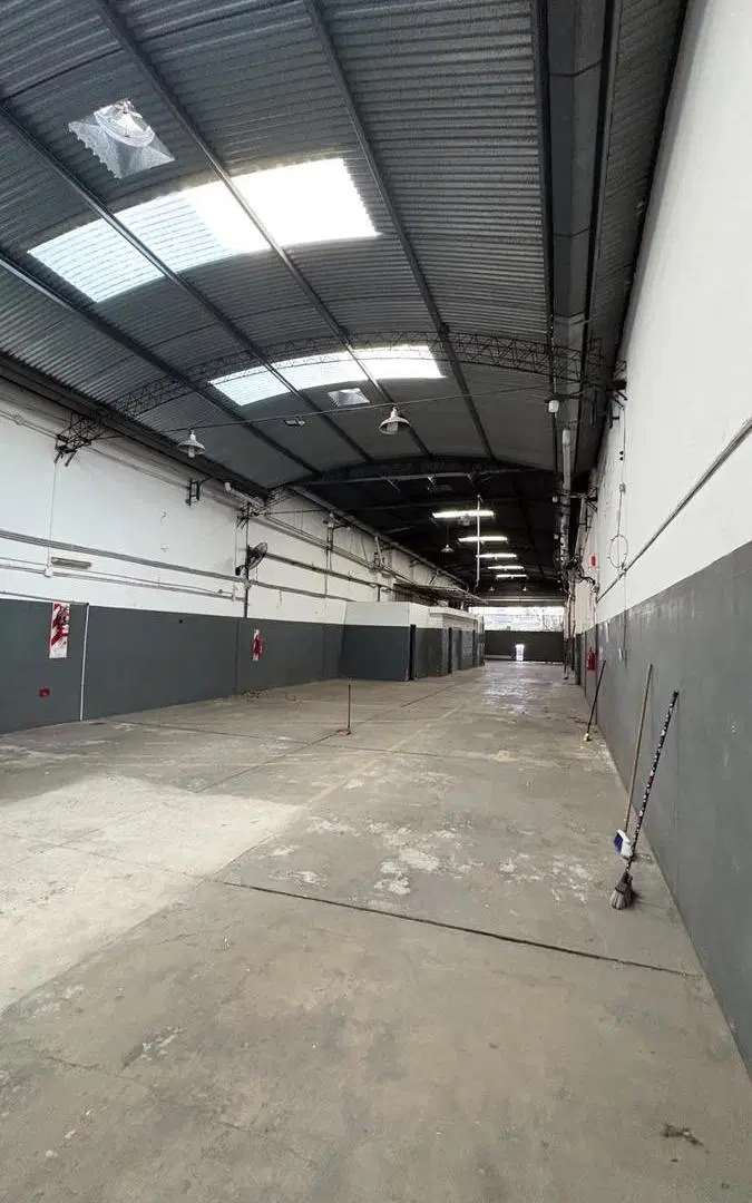 Deposito en Mataderos 485m2 Entrada camion. Planta Libre, Mixtura 3. 3