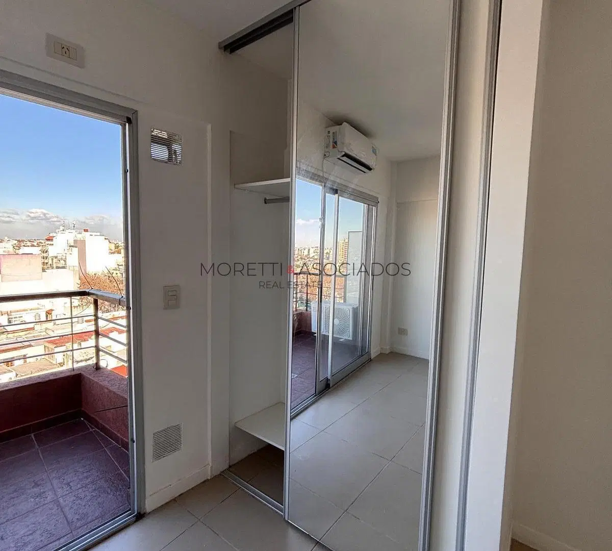 Departamento Monoambiente a la venta en Liniers con balcon 3