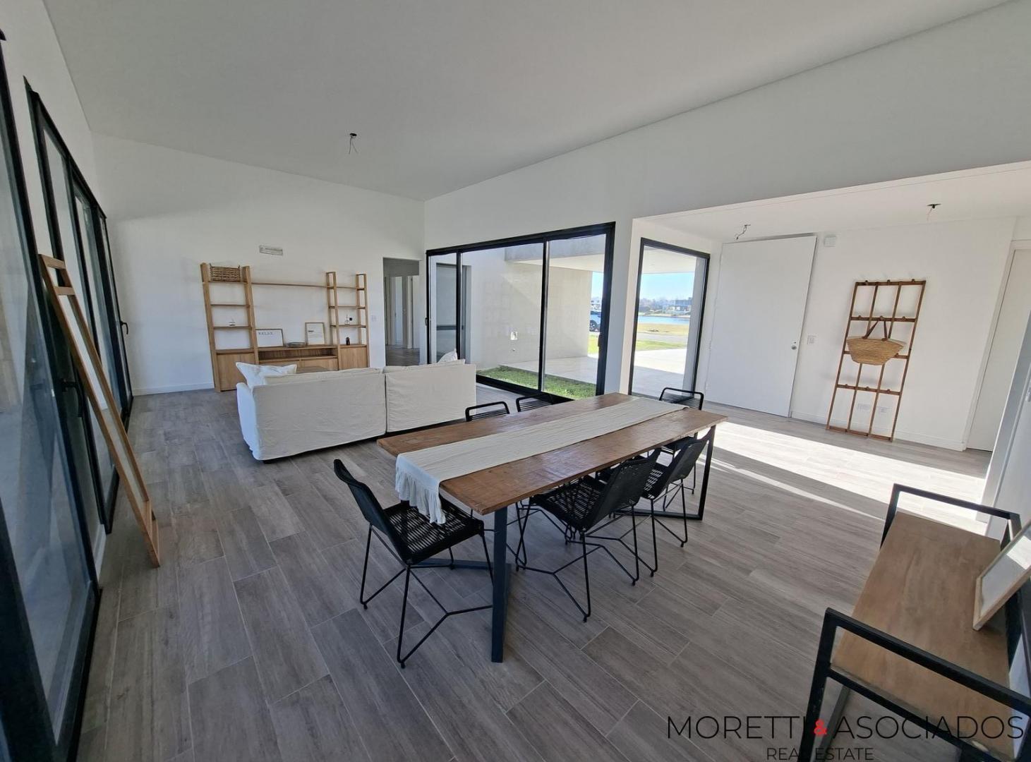 Foto de Casa a estrenar al Rio con amarra propia excelentes terminaciones, imagen 1