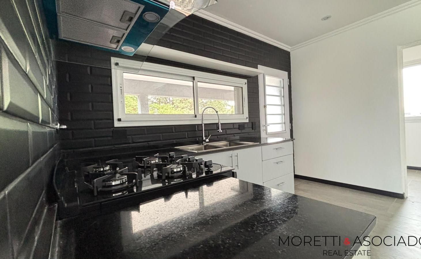 Foto de VENTA BARRIO SAN SEBASTIAN | CASA 4 AMBIENTES | A LA LAGUNA | PARRILLA, imagen 5