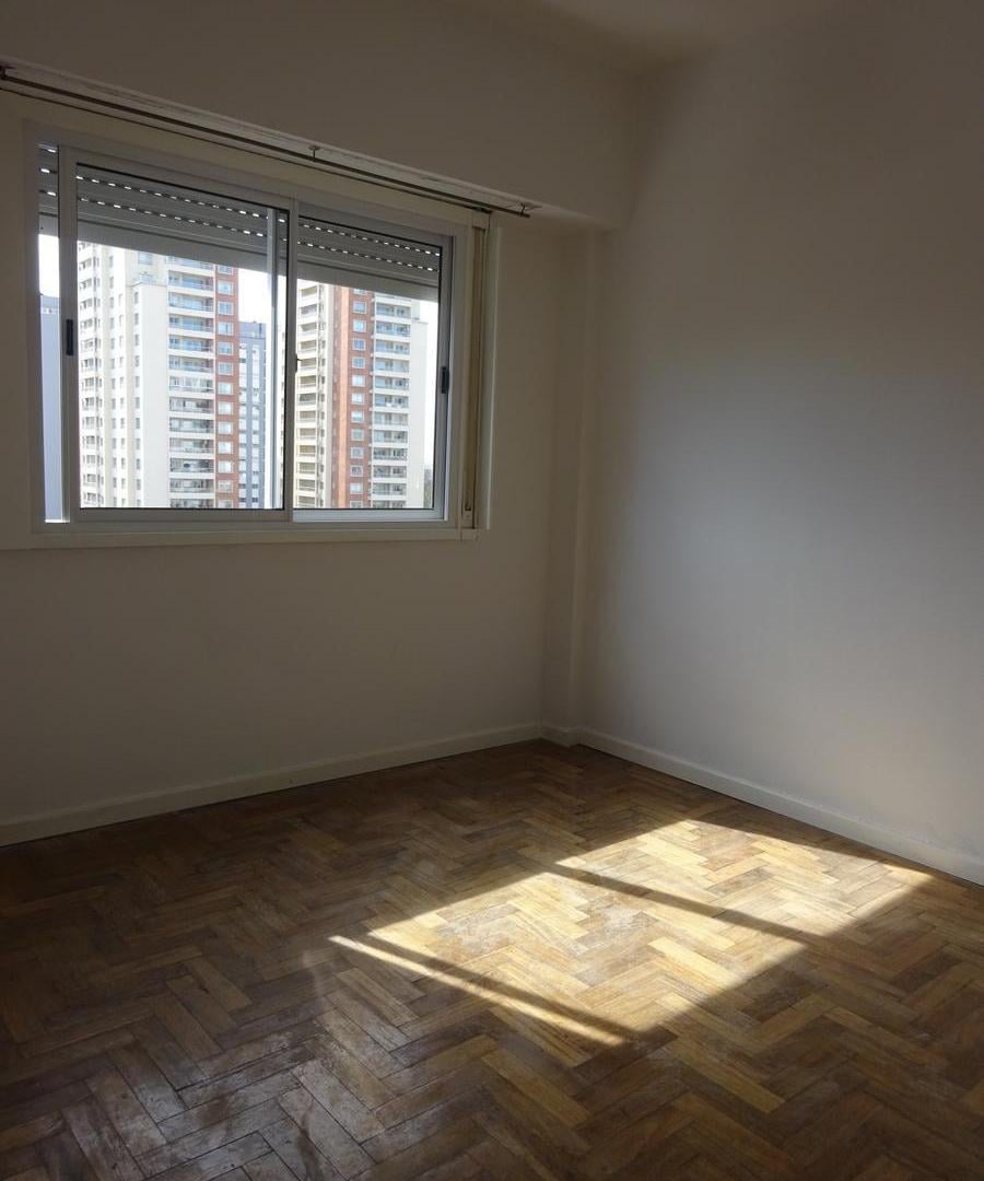 Foto de DEPARTAMENTO EN VENTA | 2 AMBIENTES | COCHERA | FRENTE A LA PLAZA |, imagen 4