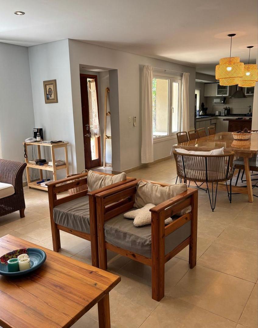 Foto de Casa super funcional en excelente ubicacion Pinamar, imagen 1