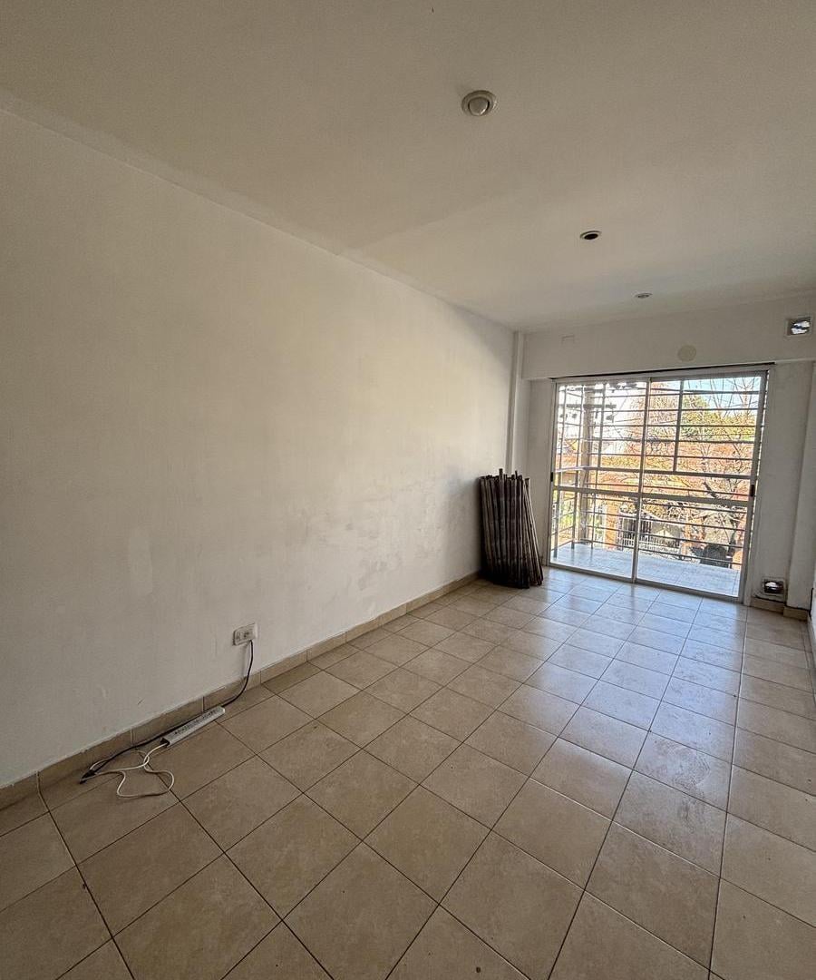 Foto de Departamento en Alquiler en Ramos Mejia 2 ambientes con Balcon Centrico, imagen 1