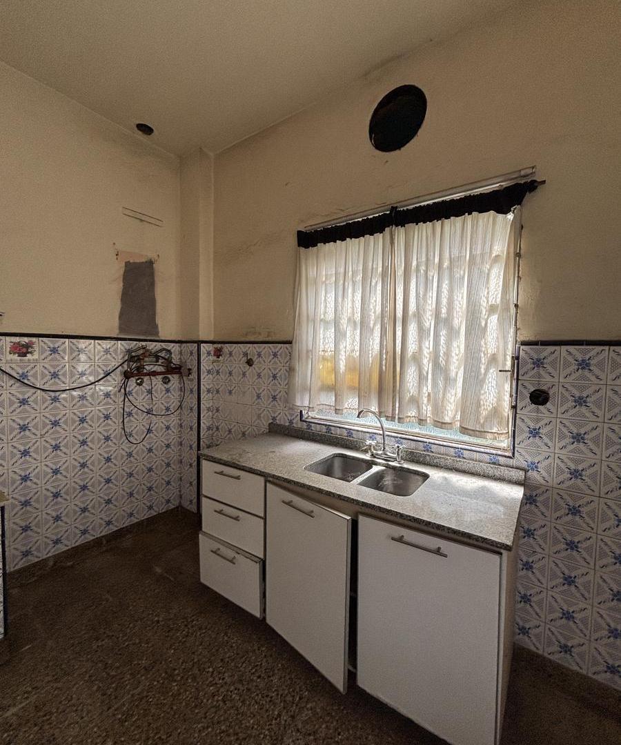Foto de VENTA | Casa | RAMOS MEJIA | OPORTUNIDAD FLIPPING SOBRE LOTE PROPIO, imagen 3