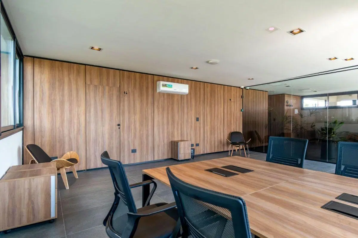 Departamento de 1 dormitorio con amplio deck en gran complejo de condominios Botania 5