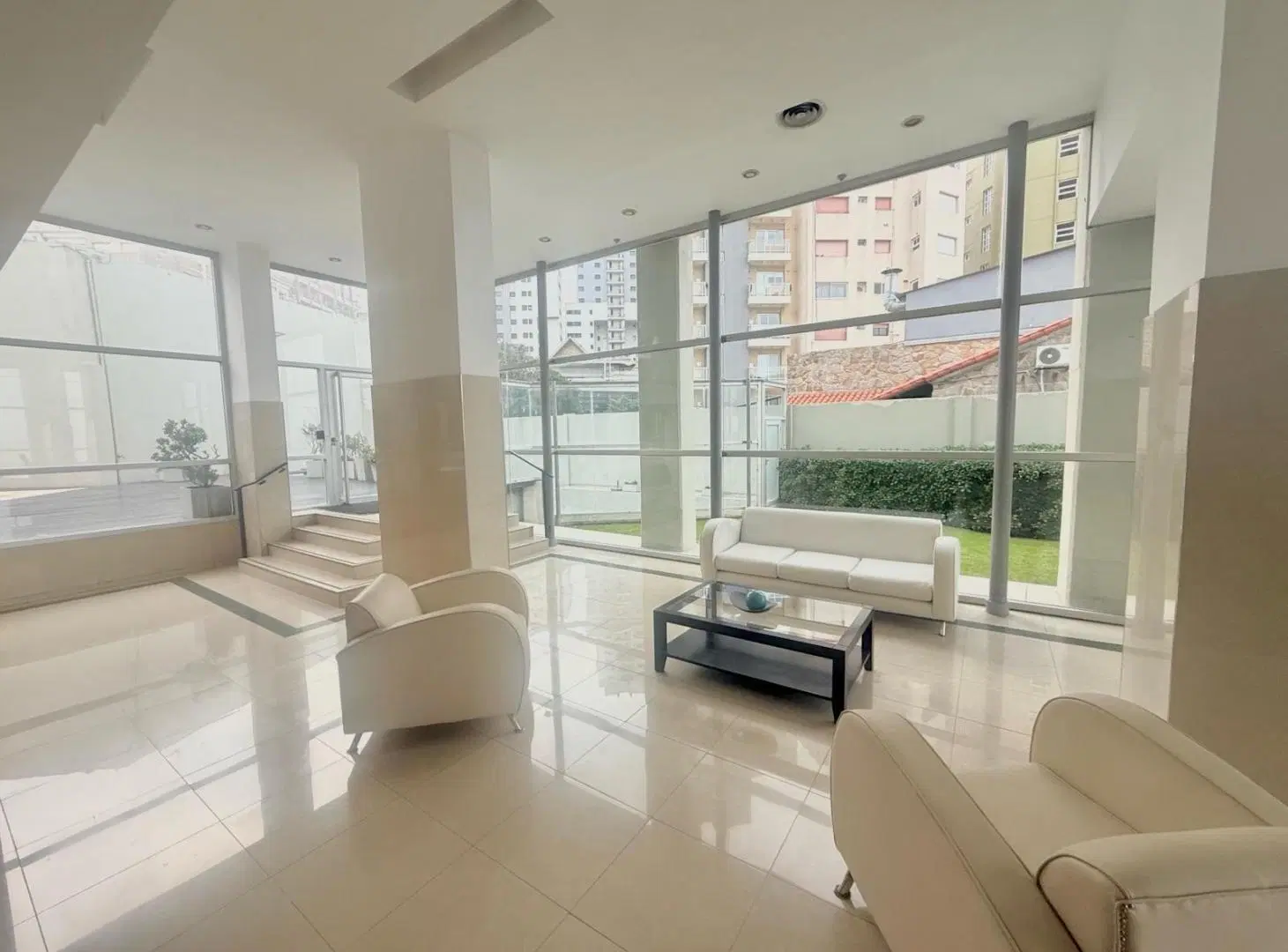 Departamento 3 ambientes con cochera y vista al mar 1