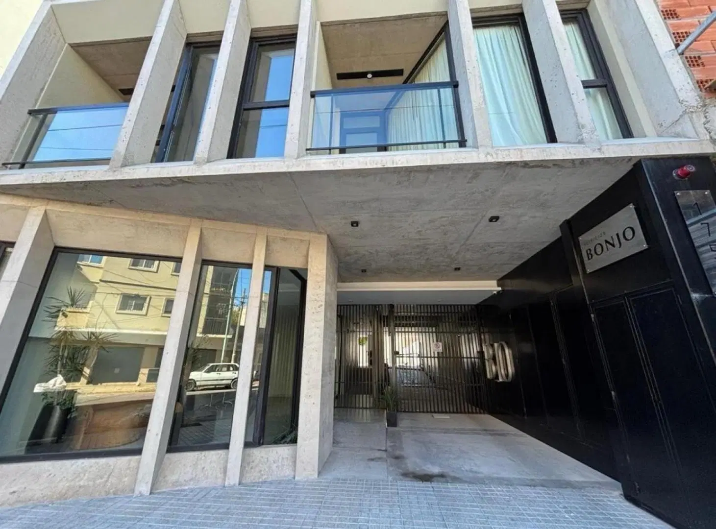 Depto loft estudio amoblado y con cochera zona Aldrey 3