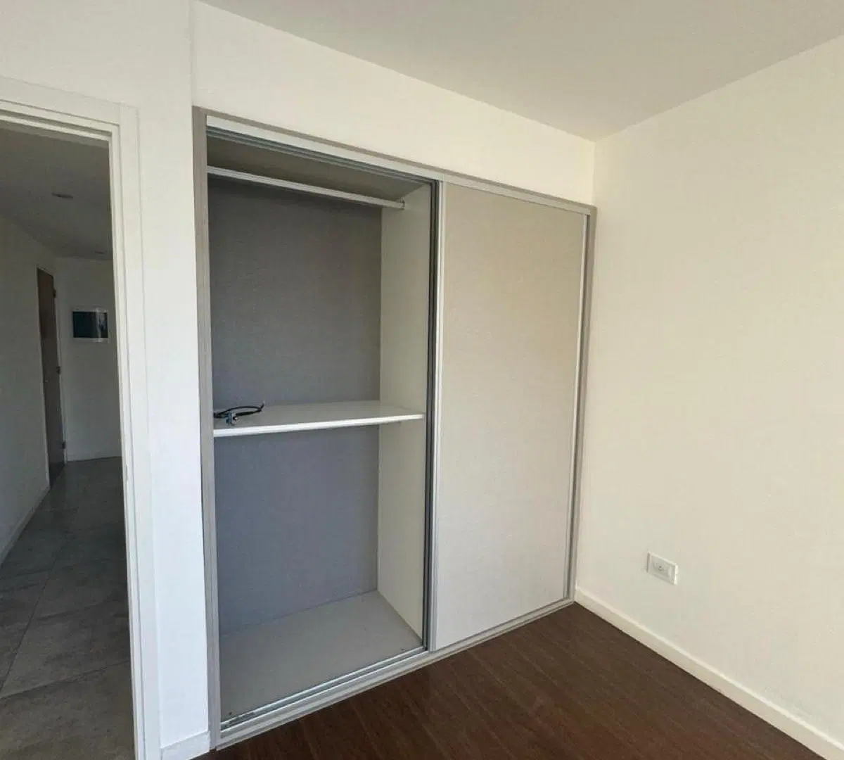 Departamento 3 amb con balcón, cochera y baulera en Plaza Mitre 5