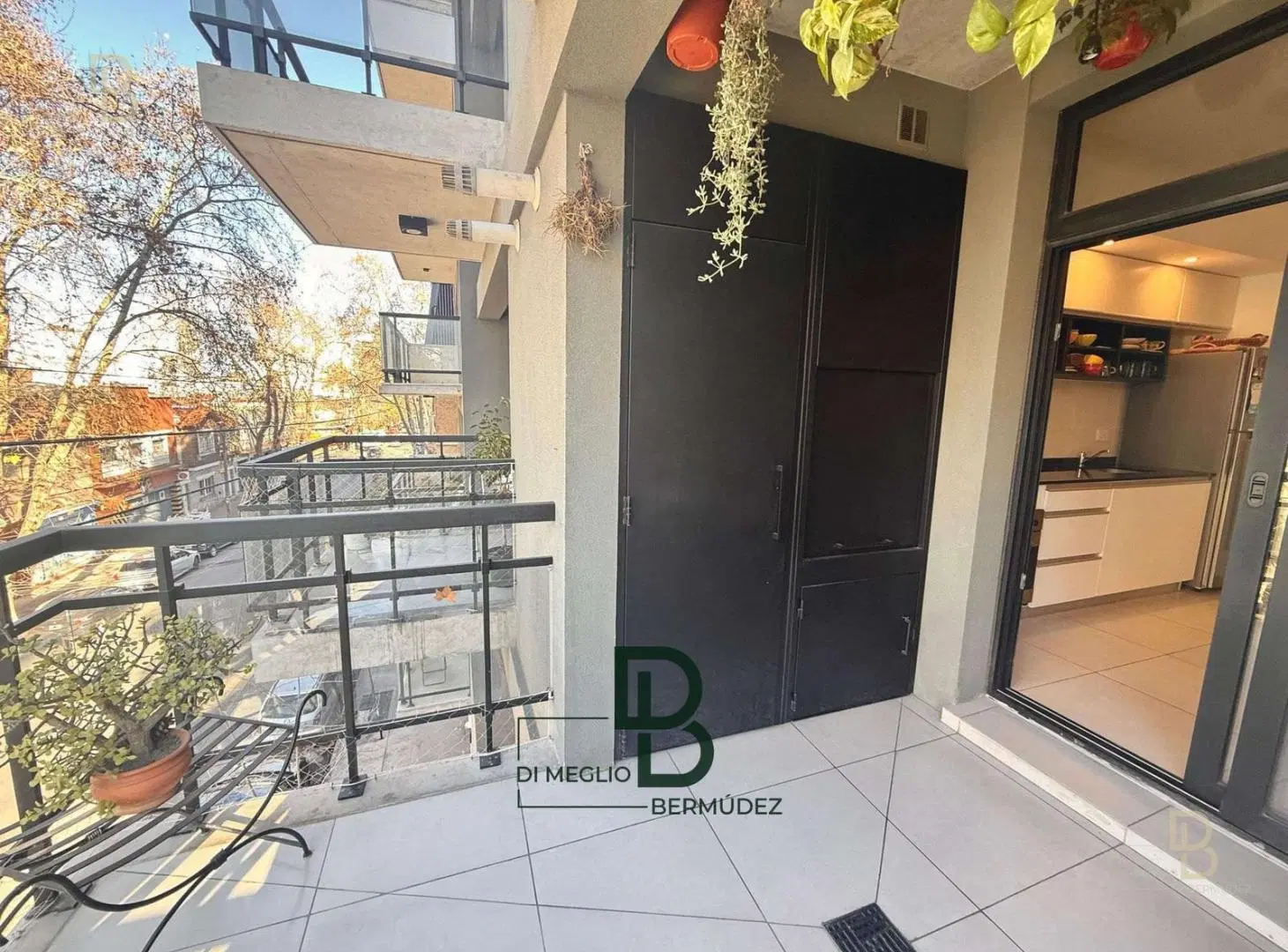 Semipiso c/ balcon terraza en Plaza Mitre 2