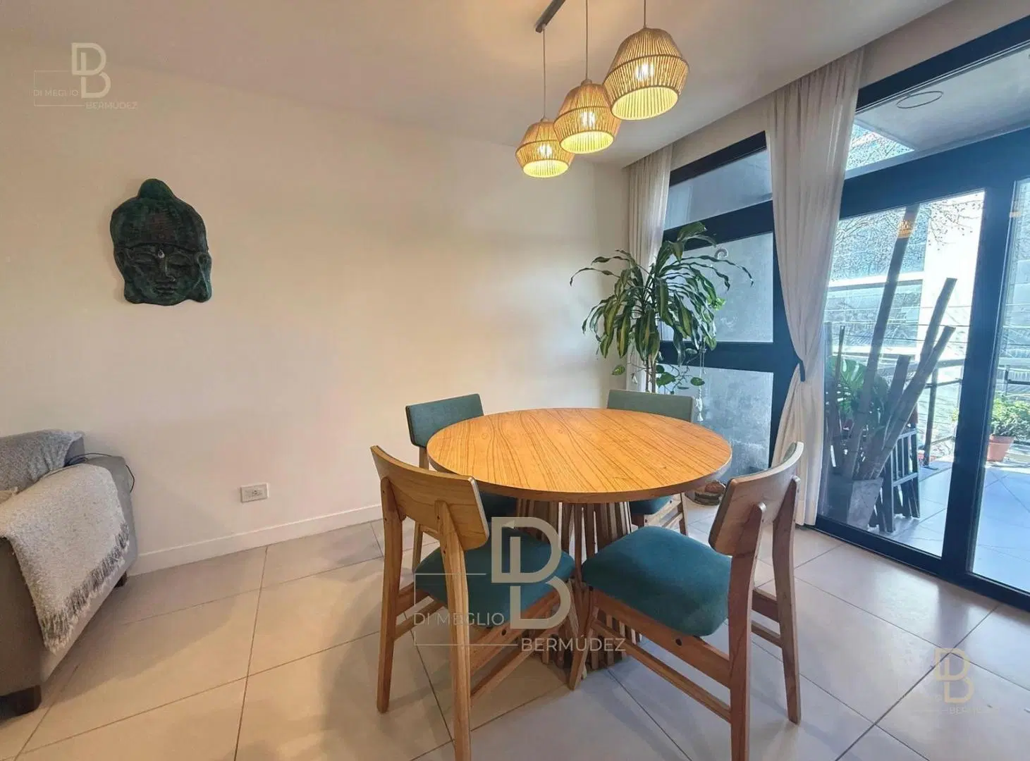 Semipiso c/ balcon terraza en Plaza Mitre 3