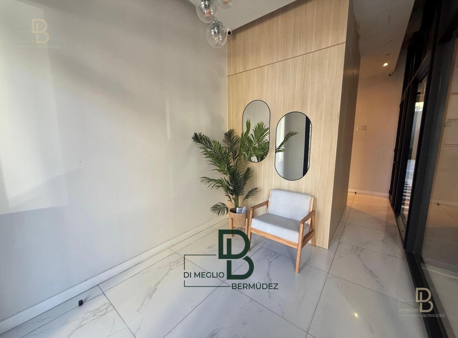 Foto de Semipiso c/ balcon terraza en Plaza Mitre, imagen 1