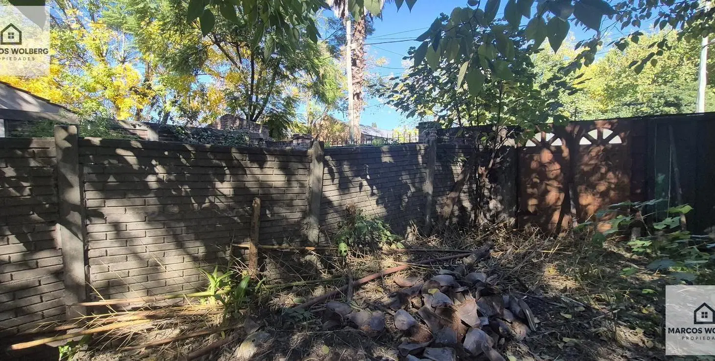 Casa sobre gran lote a la venta en LONGCHAMPS 3