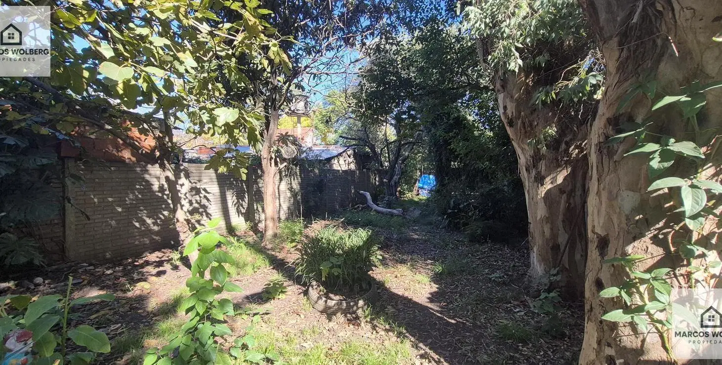 Casa sobre gran lote a la venta en LONGCHAMPS 1