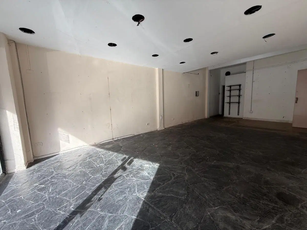 Local comercial a metros de peatonal Rivadavia 2