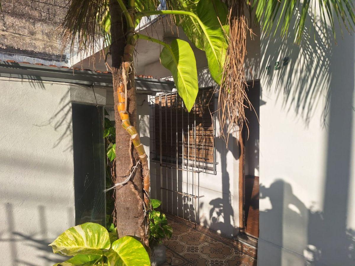 Foto de Casa de 50 m² con 2 dormitorios en alquiler en Bernal, imagen 1