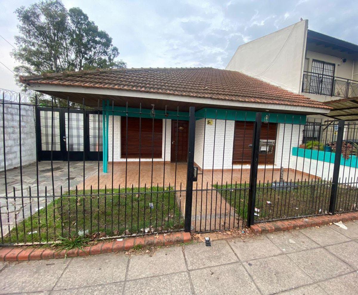 Foto de PH de 90 m² con 2 dormitorios en alquiler en El Dorado, imagen 1