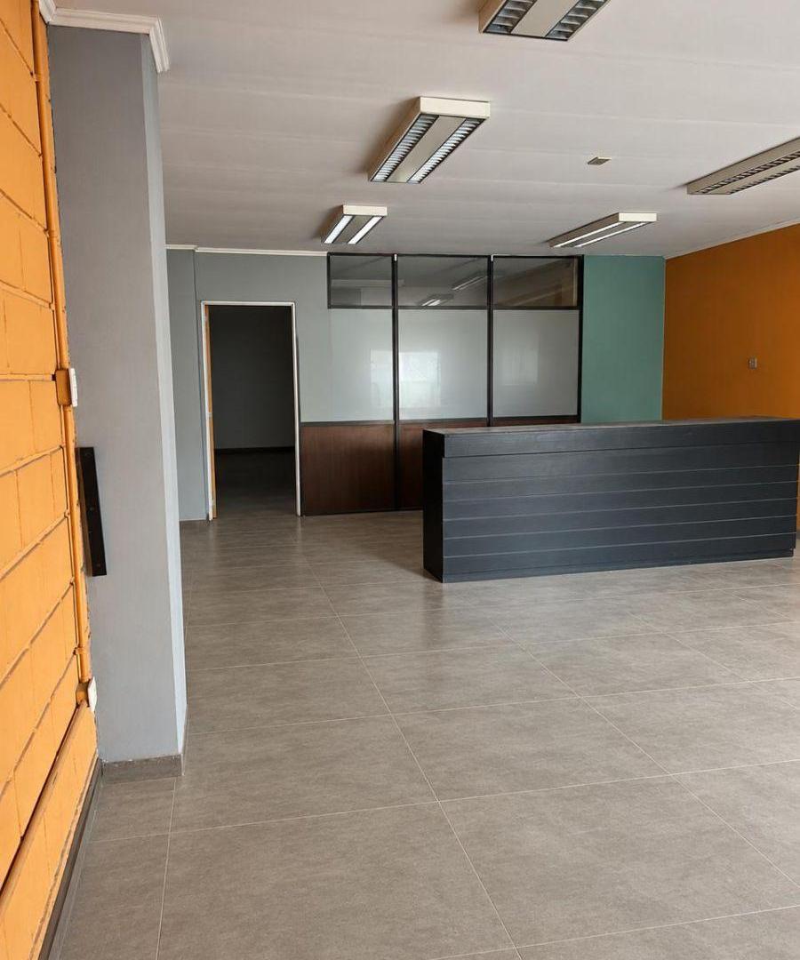 Foto de Local comercial en alquiler de 60 m² con recepción y oficina | Barrio, imagen 1
