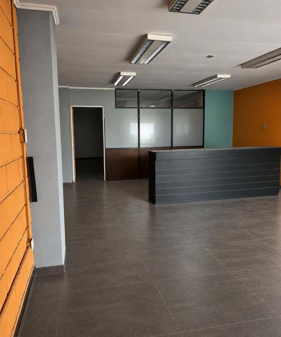 Foto de Local comercial en alquiler de 60 m² con recepción y oficina | Barrio, imagen 3