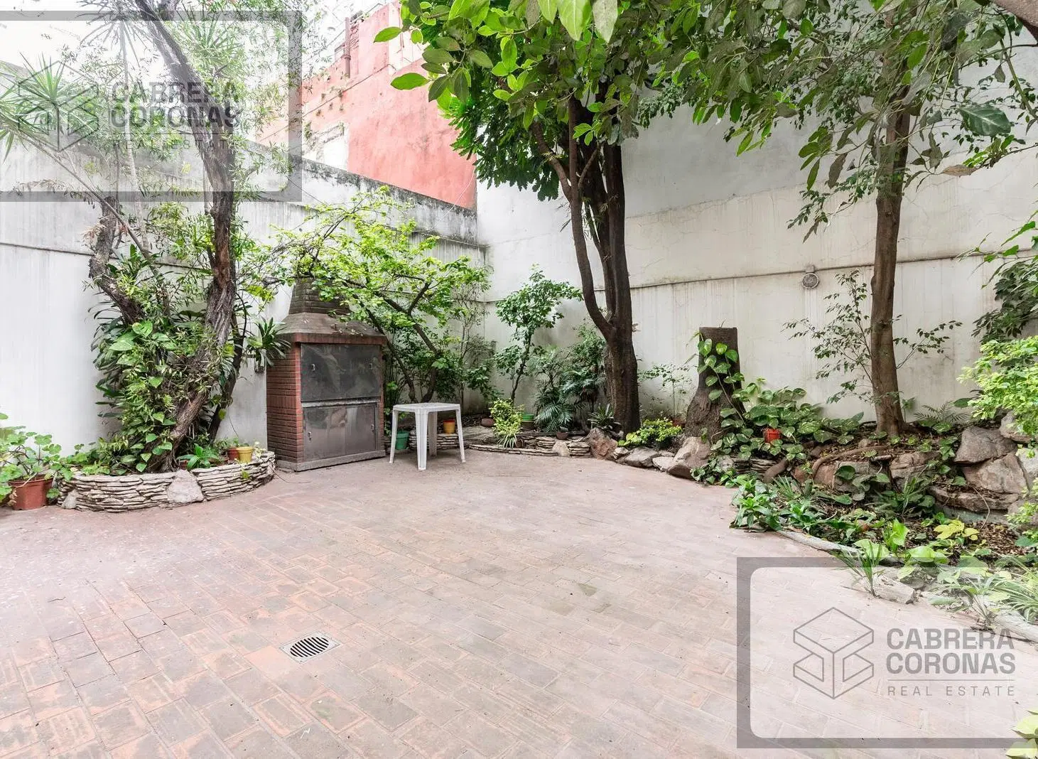 VENTA VILLA CRESPO UNICO DEPARTAMENTO CON ARBOLEDA  4 AMB C/Depcia CON 2 PATIOS Y PARRILLA 4