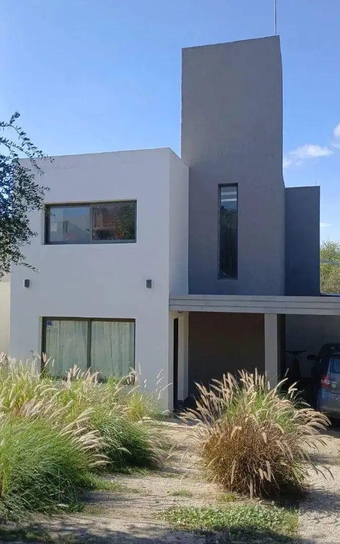 ALQUILO CASA EN BARRIO PRIVADO LAS CAÑITAS 3 DORMITORIOS Y 3 BAÑOS 2