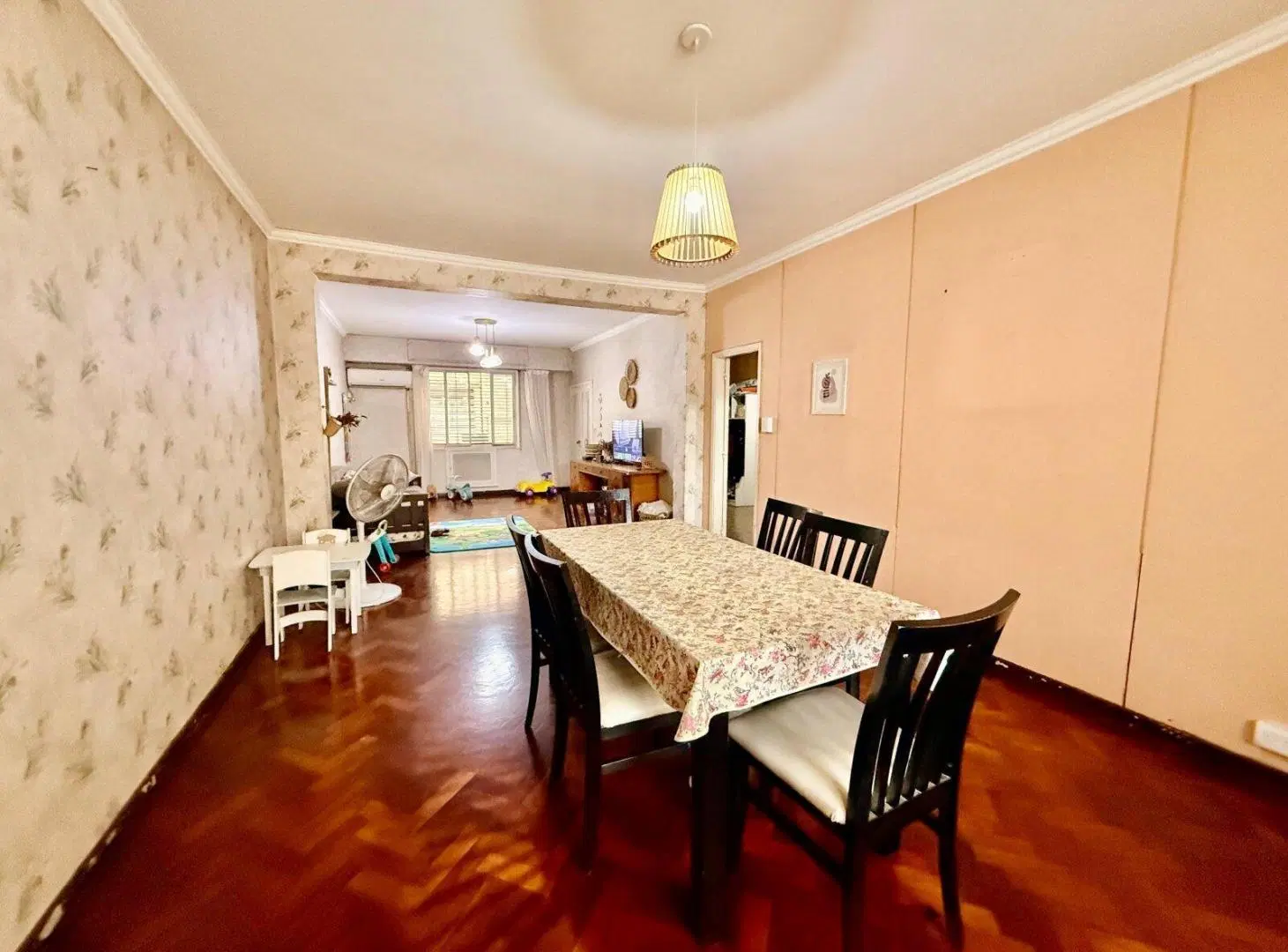 VENTA DEPARTAMENTO SEMIPISO CENTRO 5 DORM COCHERA 2