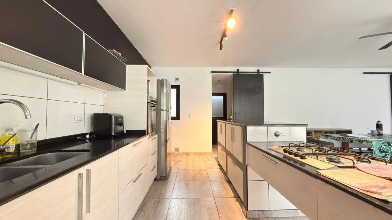 VENTA CASA CLAROS DEL BOSQUE 4 DORM PILETA 3