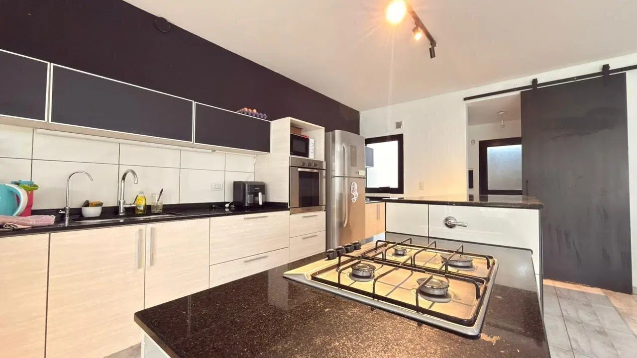 VENTA CASA CLAROS DEL BOSQUE 4 DORM PILETA 4