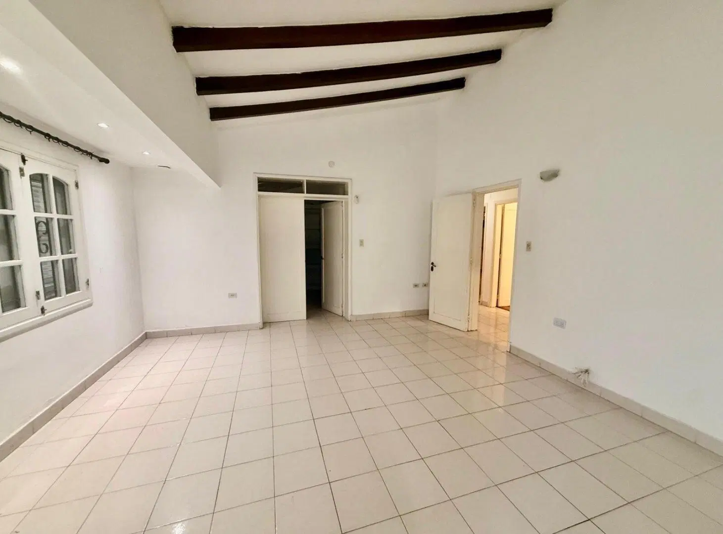 CASA EN VENTA 5 DORM CERRO DE LAS ROSAS PILETA CATEGORIA 3