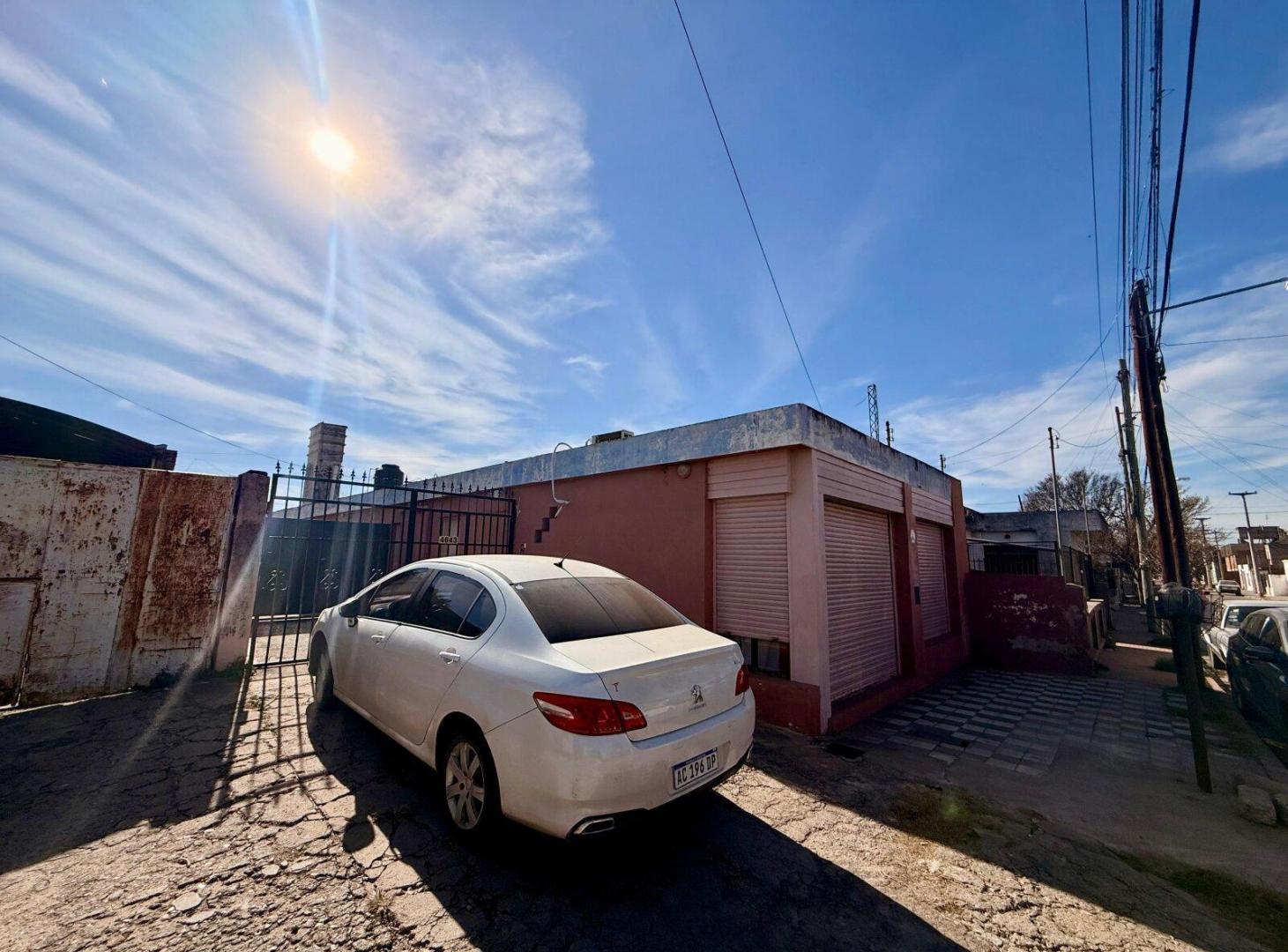 Foto de CASA COMERCIAL EN VENTA BARRIO ACOSTA CON GALPON Y LOCAL, imagen 1