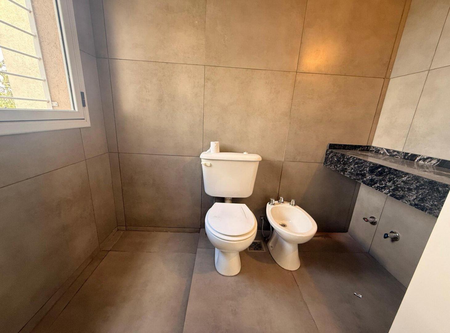Foto de VENTA CASA BARRIO NORTE 2 DORM VILLA ALLENDE CALEFACCION, imagen 5
