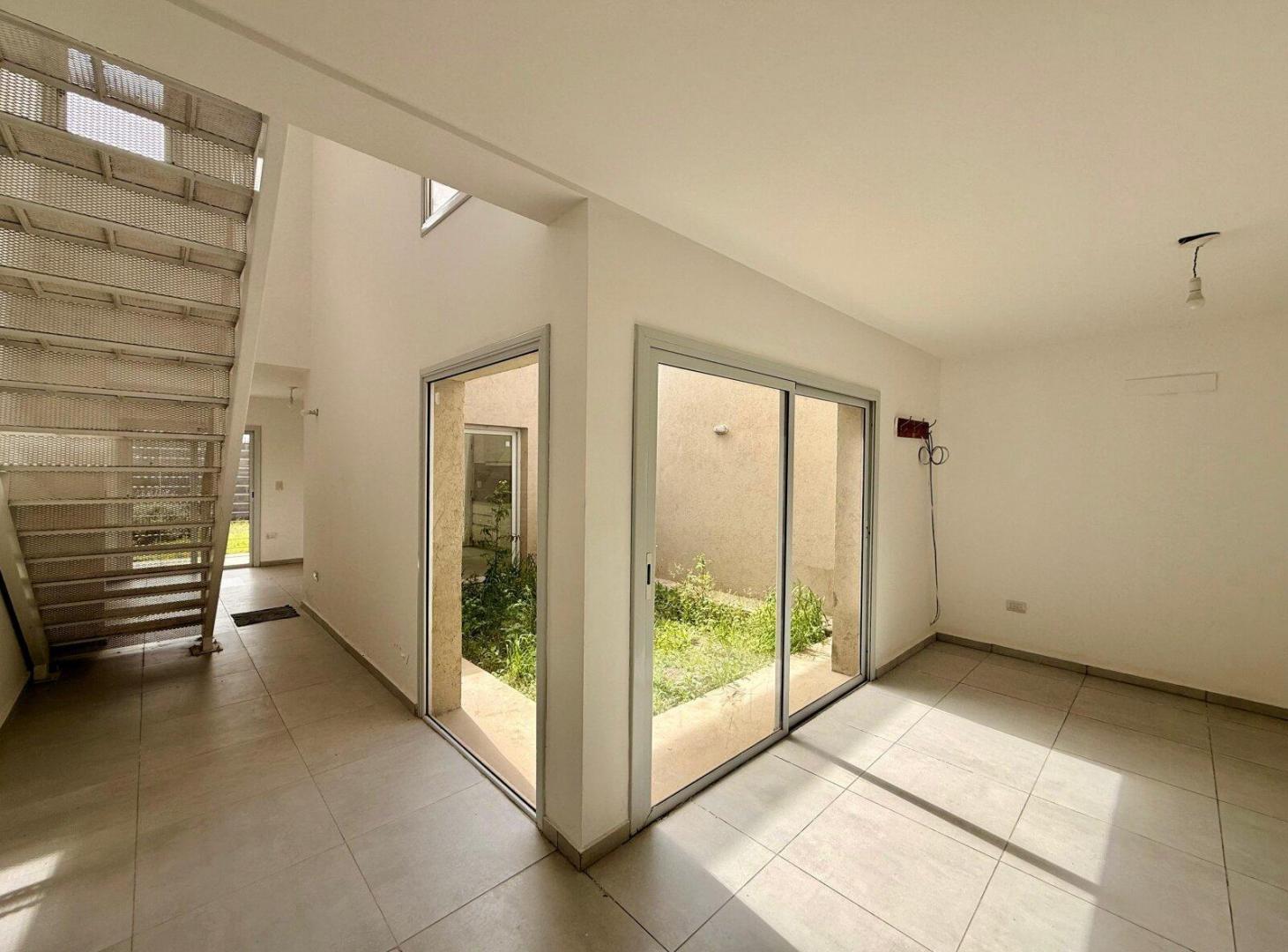 Foto de VENTA CASA BARRIO NORTE 2 DORM VILLA ALLENDE CALEFACCION, imagen 1