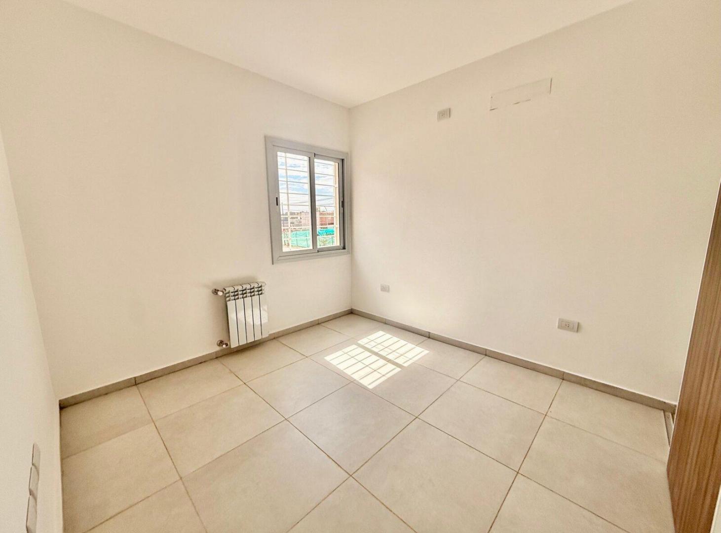 Foto de VENTA CASA BARRIO NORTE 2 DORM VILLA ALLENDE CALEFACCION, imagen 4
