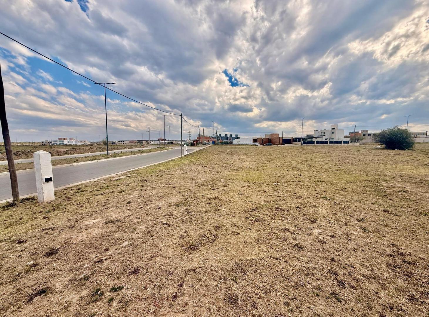 Foto de TERERNO EN VENTA DOCTA 600 M2 APTO DUPLEX Y COMERCIO, imagen 3